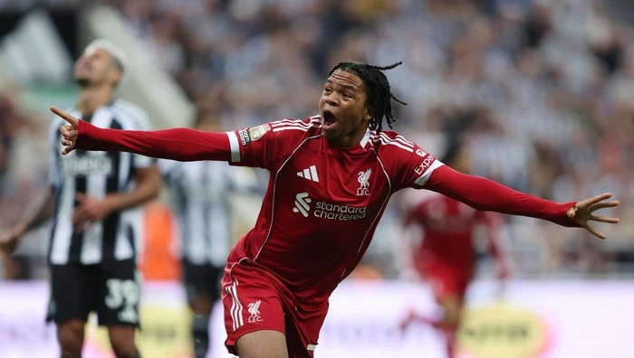 Dibuang Chelsea lalu Sukses: Mo Salah Sudah Rio Ngumoha Selanjutnya?